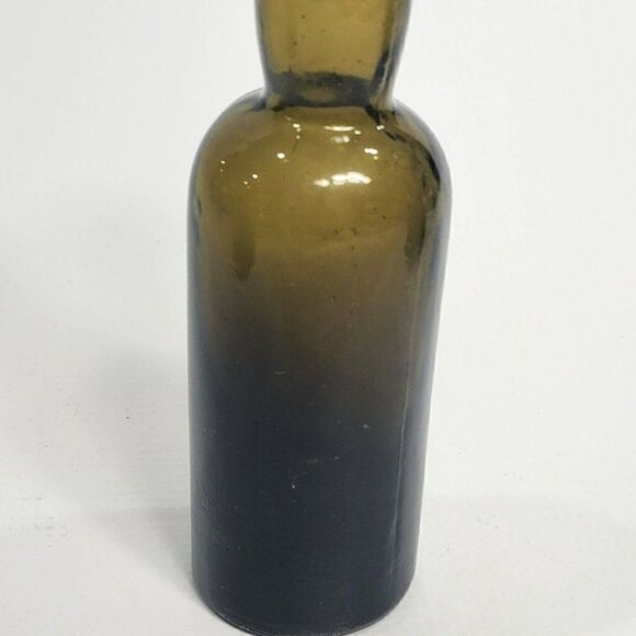 Set Of 2 Antique Olive Green 7"/9" Liquor Whiskey Bottles - Picture 11 of 11